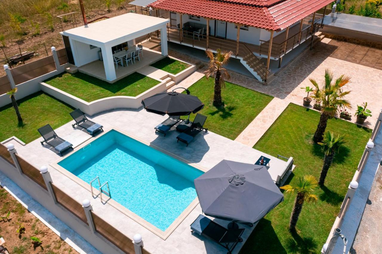 Villa Liana , Private Villa With Pool And Garden Vergia エクステリア 写真