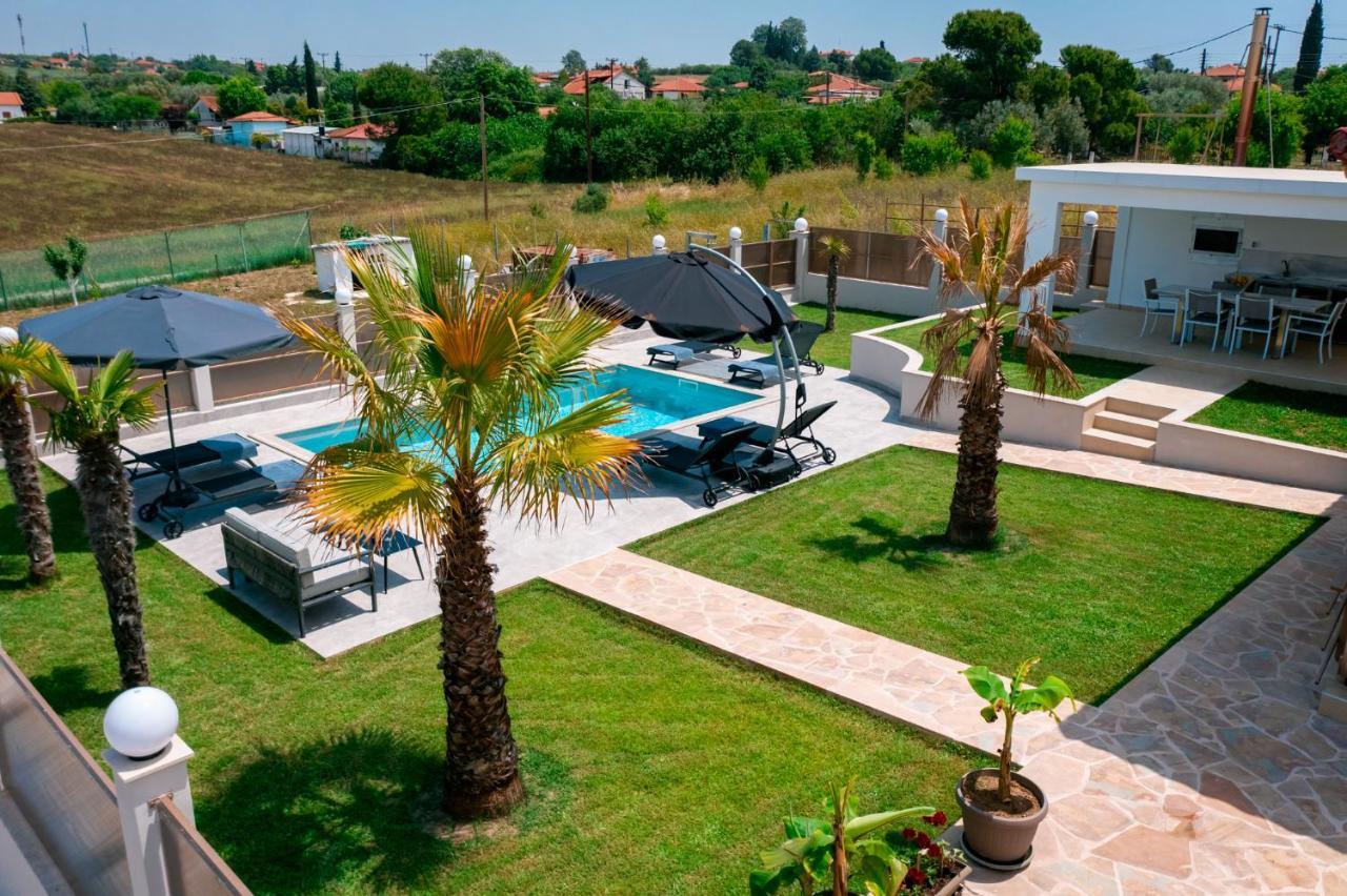Villa Liana , Private Villa With Pool And Garden Vergia エクステリア 写真