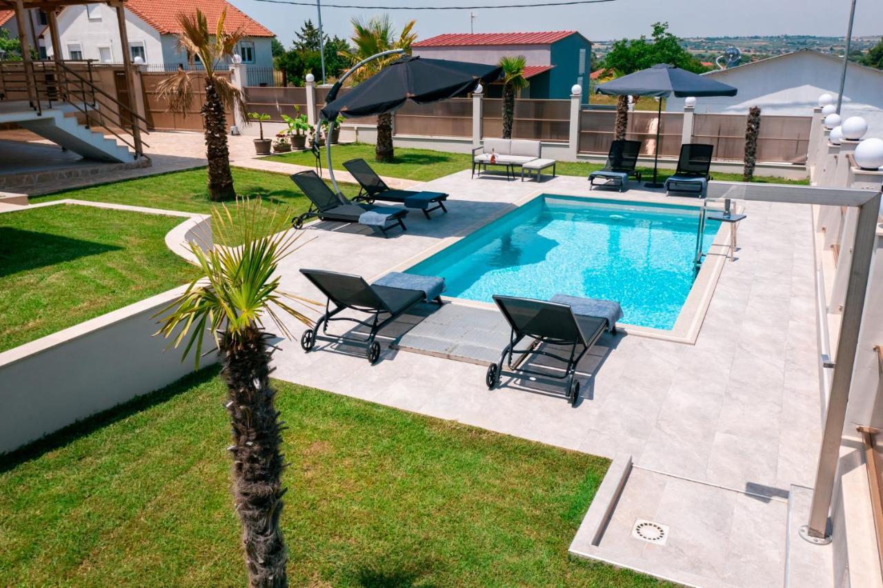 Villa Liana , Private Villa With Pool And Garden Vergia エクステリア 写真