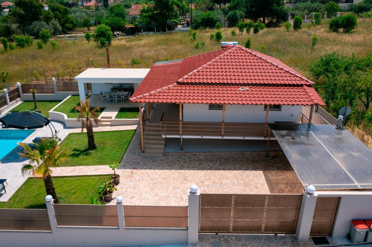 Villa Liana , Private Villa With Pool And Garden Vergia エクステリア 写真