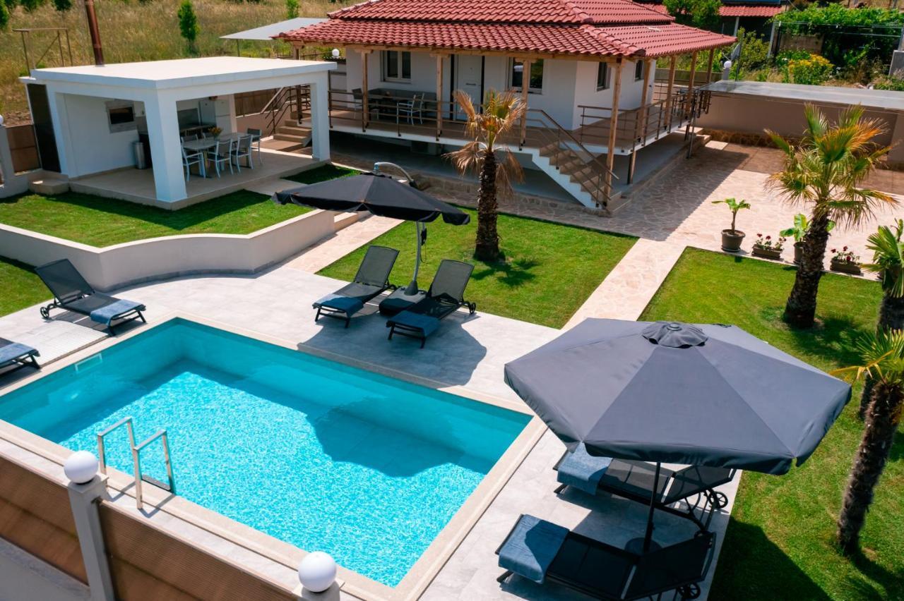 Villa Liana , Private Villa With Pool And Garden Vergia エクステリア 写真