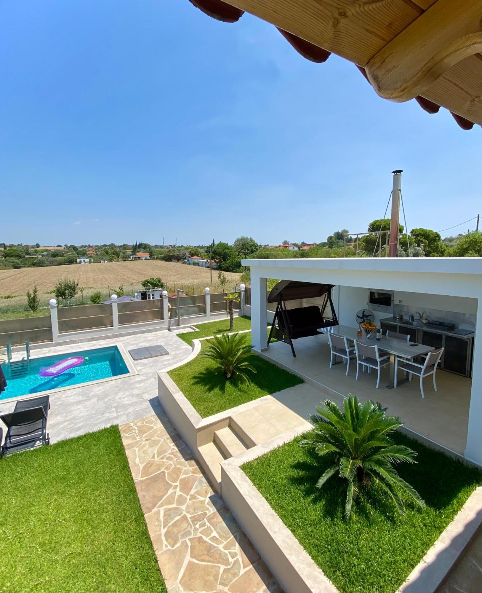 Villa Liana , Private Villa With Pool And Garden Vergia エクステリア 写真